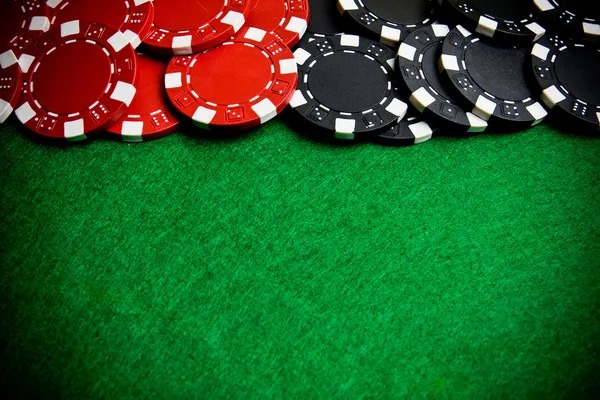 nuhunslot platform interface showing sports markets and live dealer tables